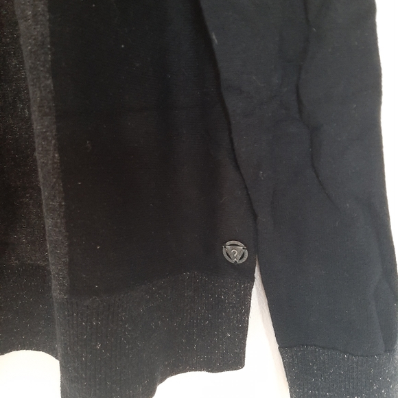Black and Gray Guess XL mens Sweater - Picture 3 of 11